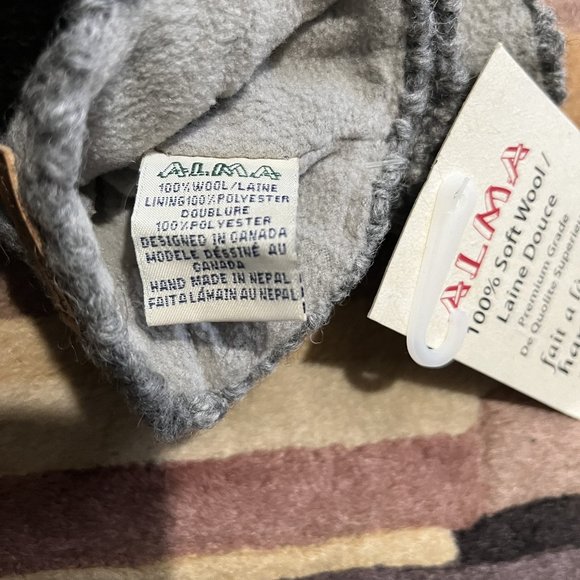 NWT ALMA Unisex Grey Handmade Soft-Wool Polyester-Lined Mittens - Size Adult - Picture 5 of 6